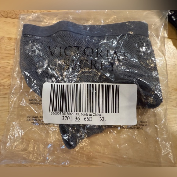 Victoria's Secret Dark Gray & Black Lace Push Up Bras 36DDD and Panty Bundle NWT - Picture 8 of 9